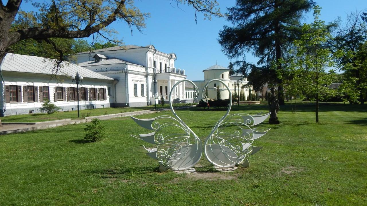 Hotel Elegia Trostyanets  Exterior photo